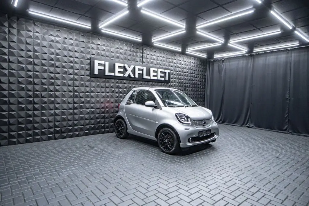 Photo 1 : Smart Fortwo 2019 Petrol