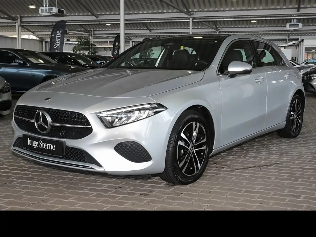 Photo 1 : Mercedes-benz Classe A 2023 Petrol