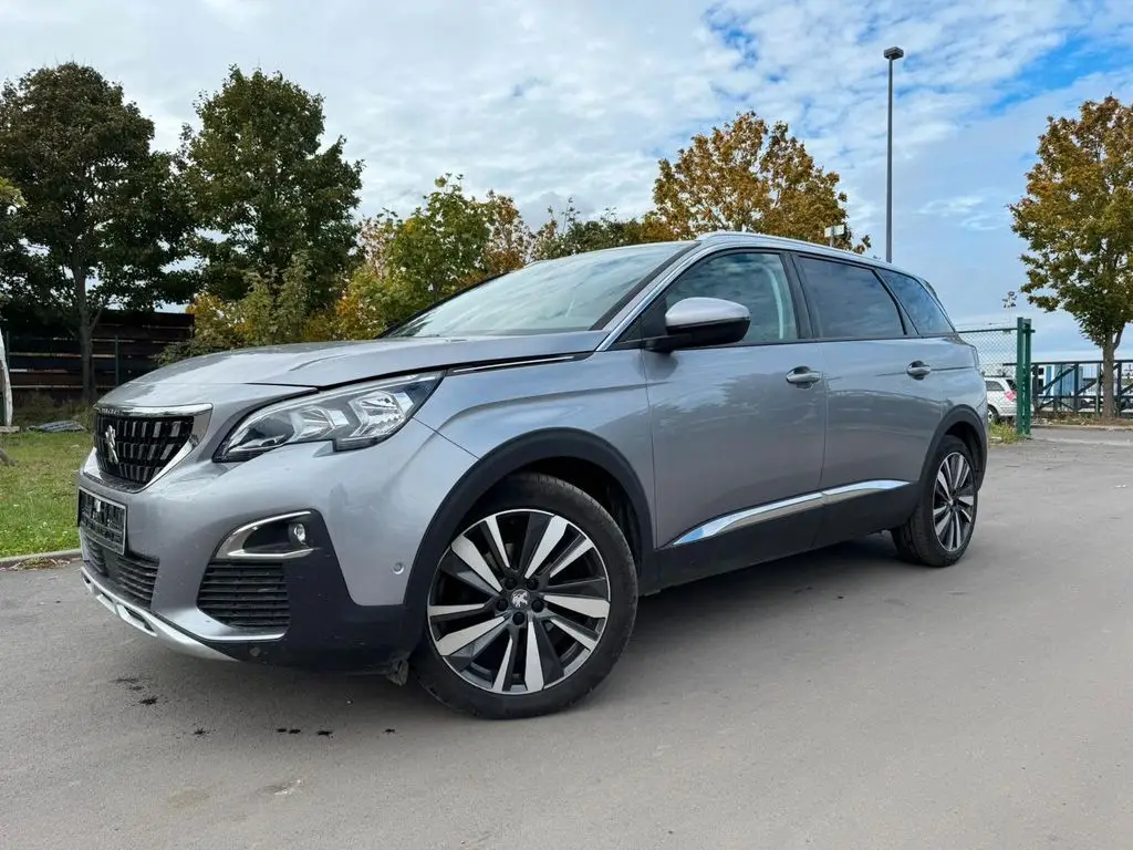 Photo 1 : Peugeot 5008 2020 Diesel