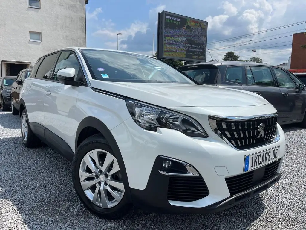 Photo 1 : Peugeot 5008 2020 Petrol