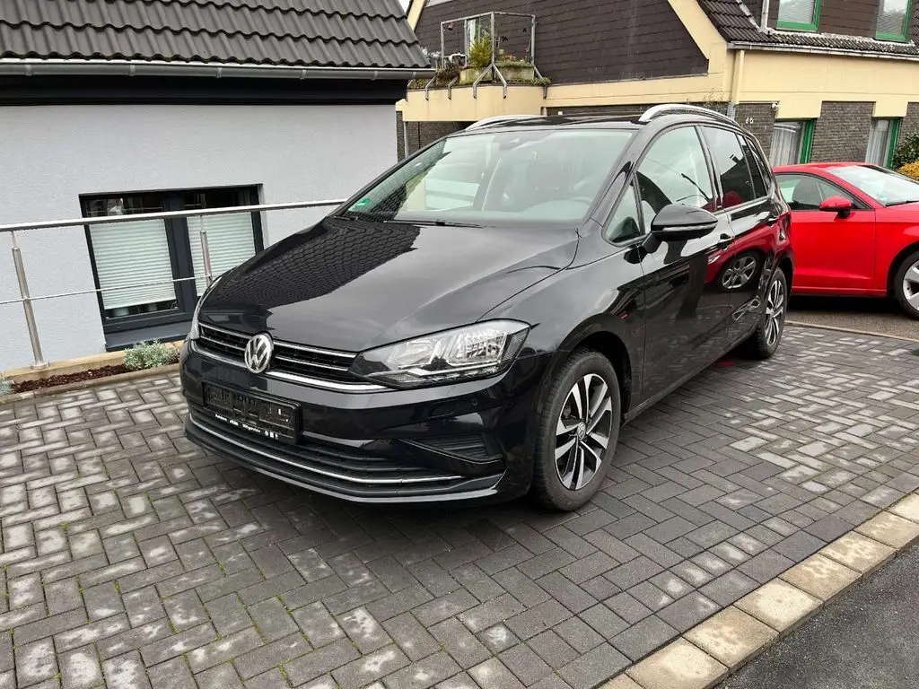 Photo 1 : Volkswagen Golf 2019 Petrol