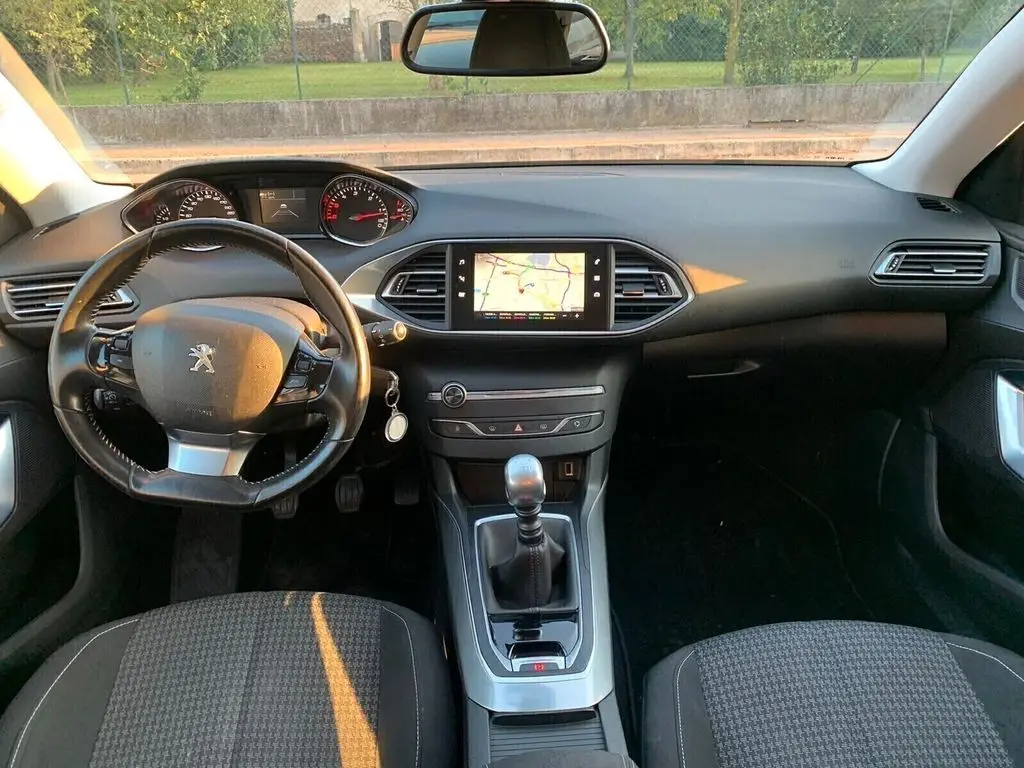 Photo 1 : Peugeot 308 2018 Diesel