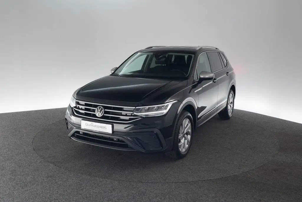 Photo 1 : Volkswagen Tiguan 2023 Essence