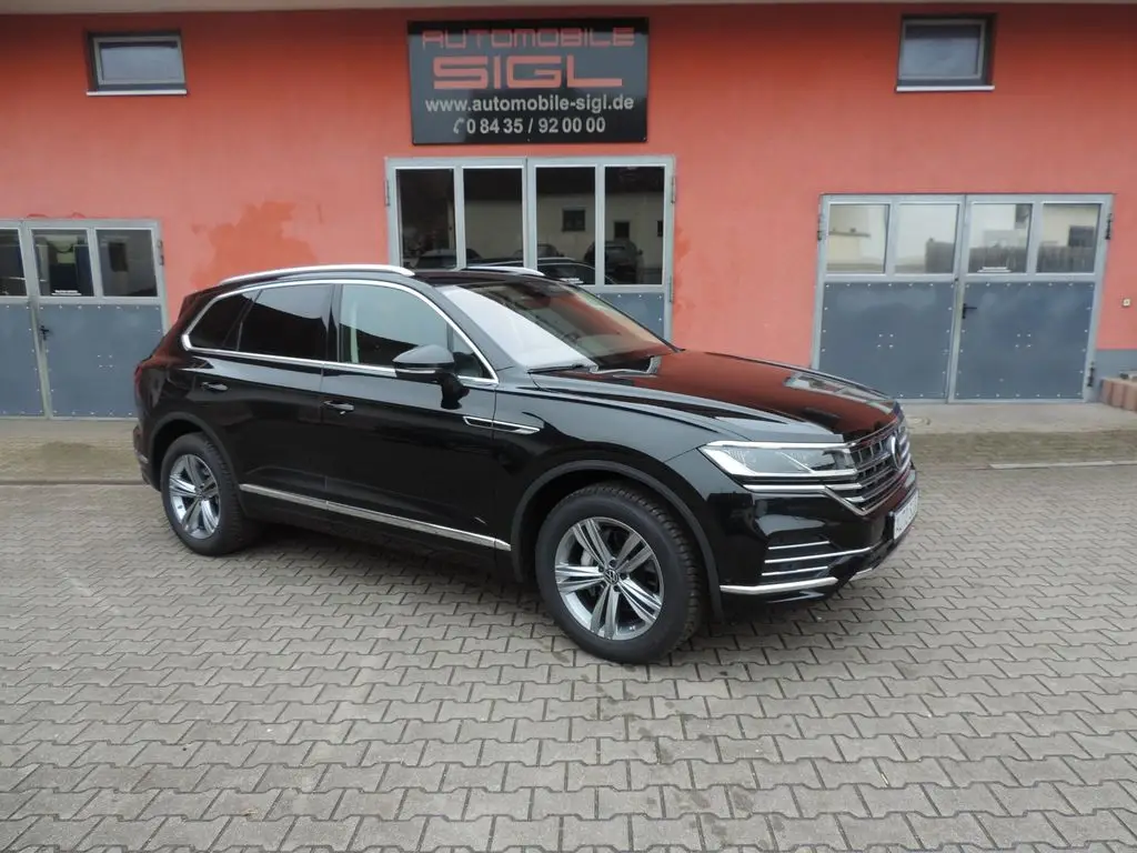 Photo 1 : Volkswagen Touareg 2023 Diesel