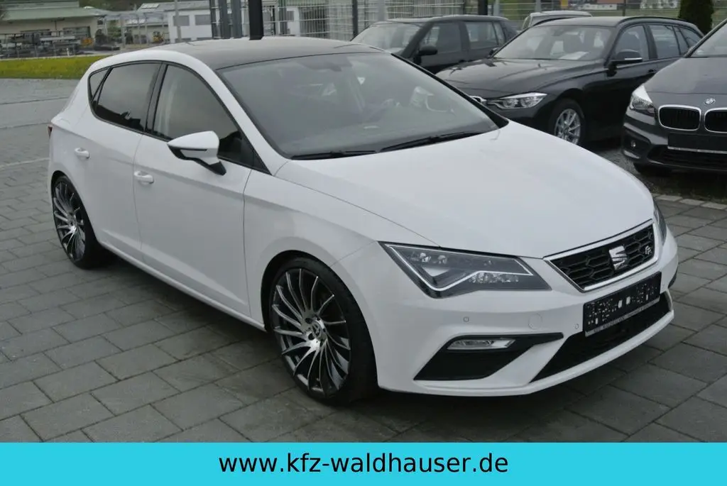 Photo 1 : Seat Leon 2017 Petrol