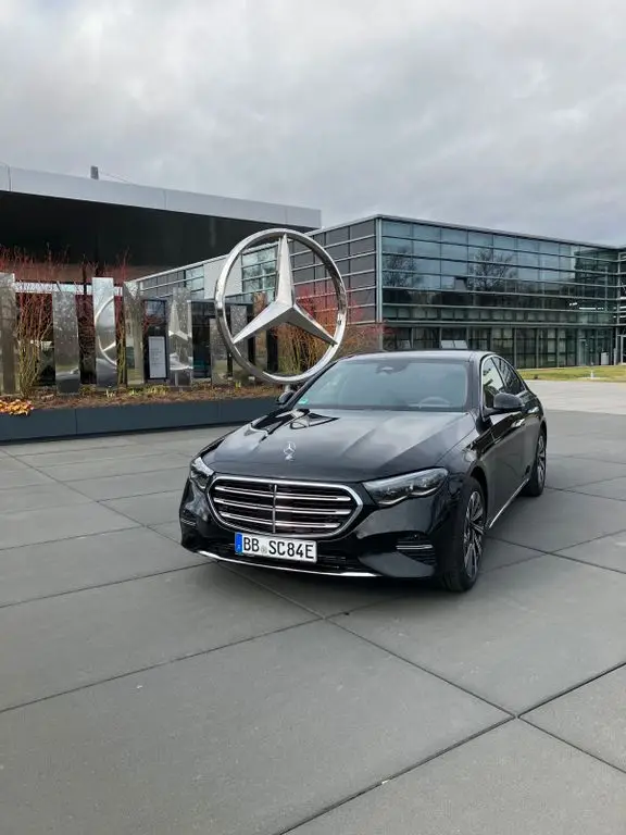 Photo 1 : Mercedes-benz Classe E 2024 Hybrid