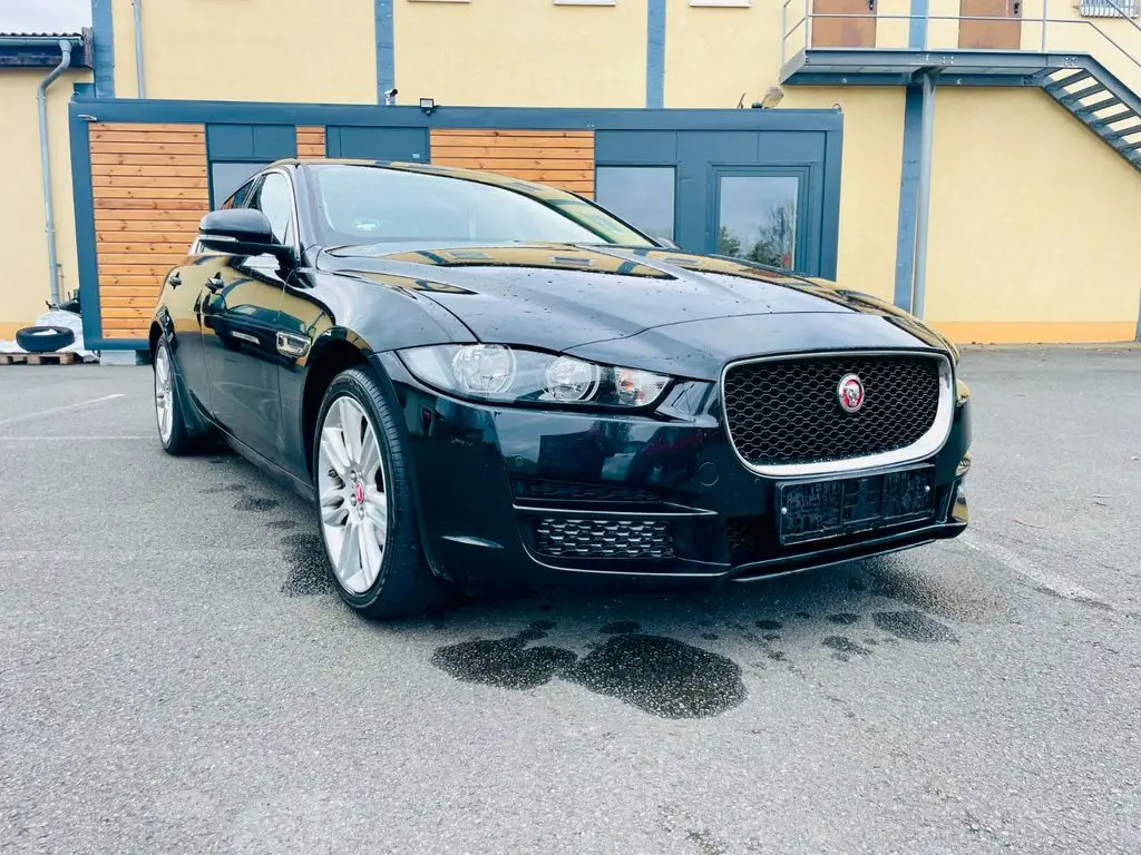 Photo 1 : Jaguar Xe 2018 Diesel