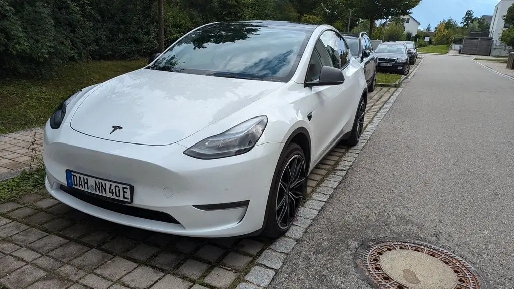 Photo 1 : Tesla Model Y 2022 Non renseigné