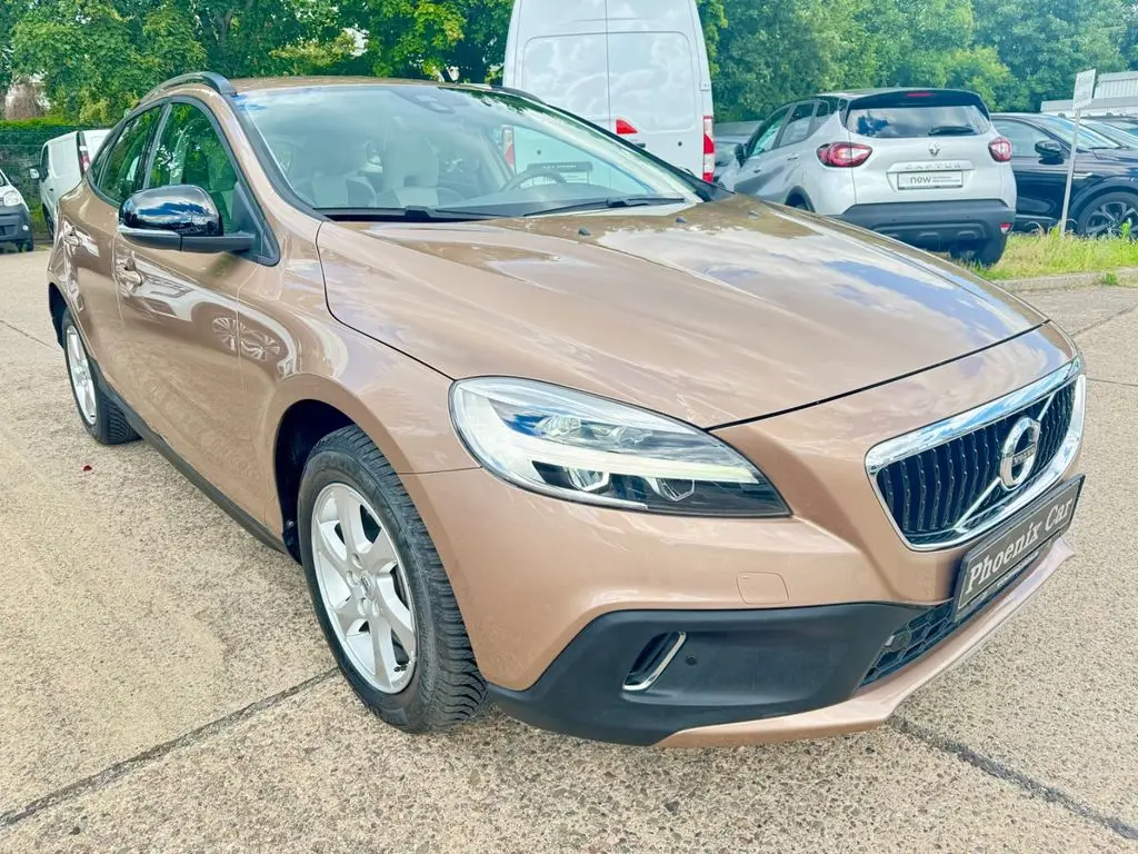 Photo 1 : Volvo V40 2016 Petrol