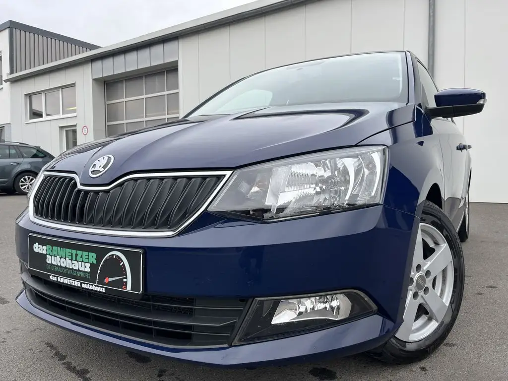 Photo 1 : Skoda Fabia 2017 Essence