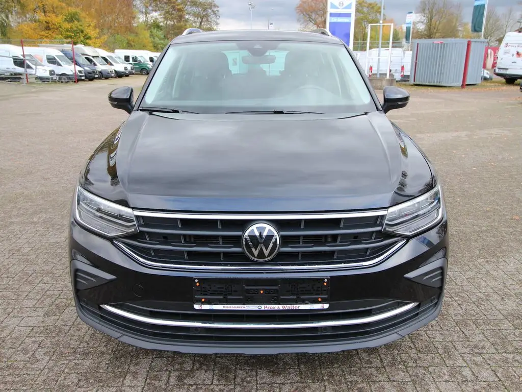 Photo 1 : Volkswagen Tiguan 2023 Essence