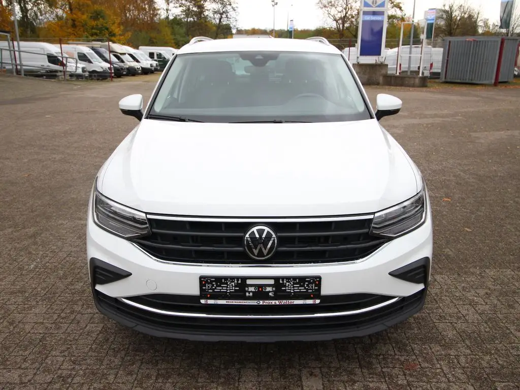 Photo 1 : Volkswagen Tiguan 2023 Petrol