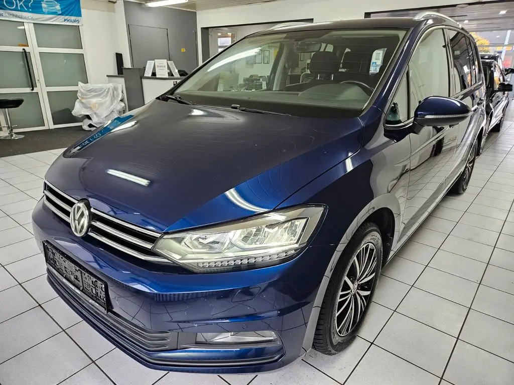 Photo 1 : Volkswagen Touran 2017 Essence