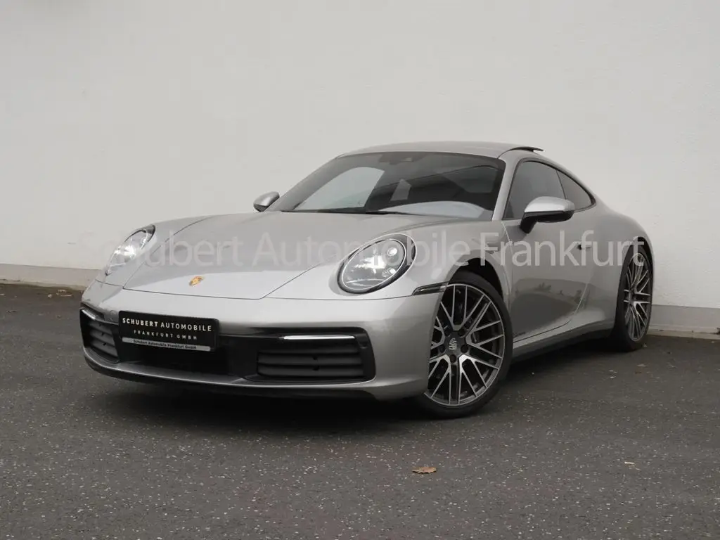 Photo 1 : Porsche 992 2022 Petrol