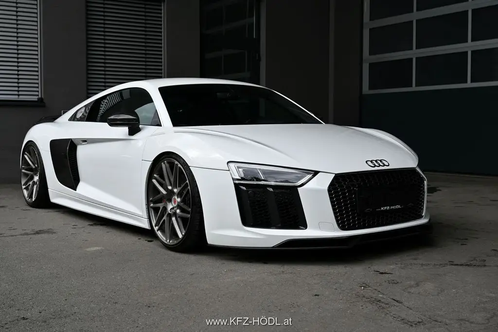 Photo 1 : Audi R8 2015 Petrol