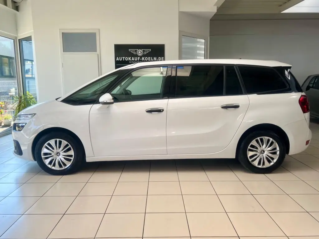 Photo 1 : Citroen C4 2018 Essence