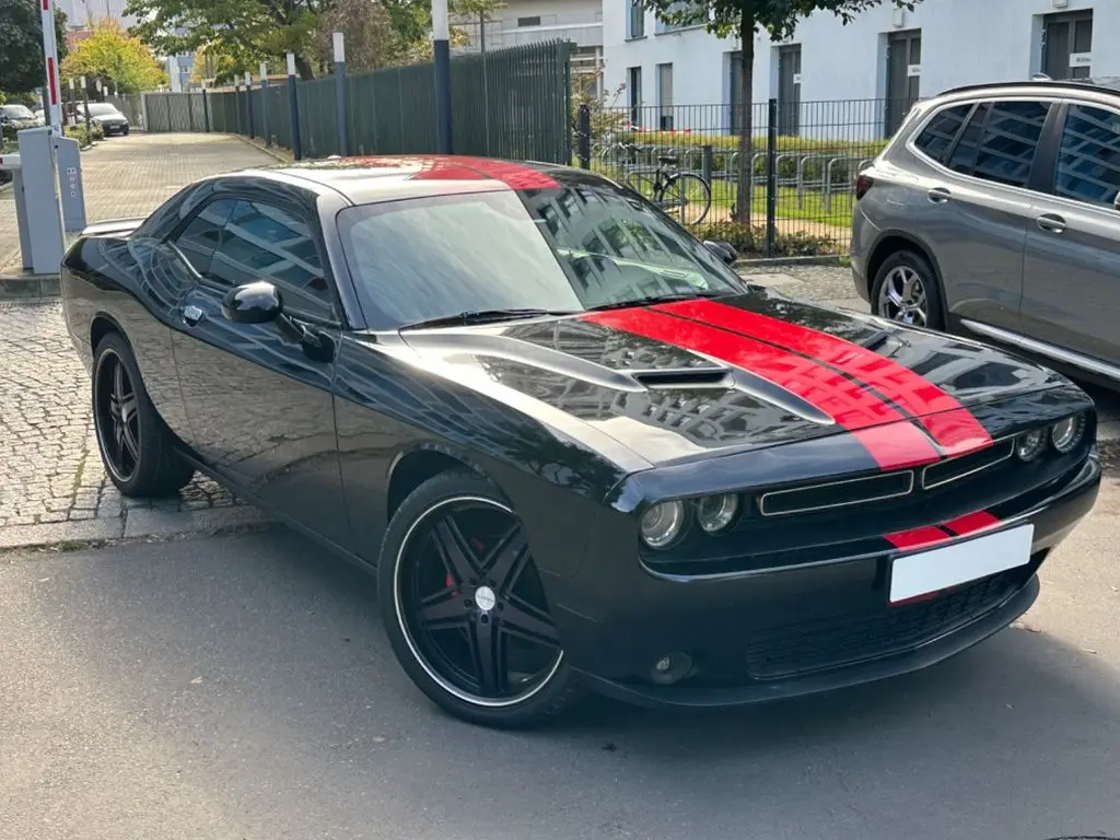 Photo 1 : Dodge Challenger 2019 Essence