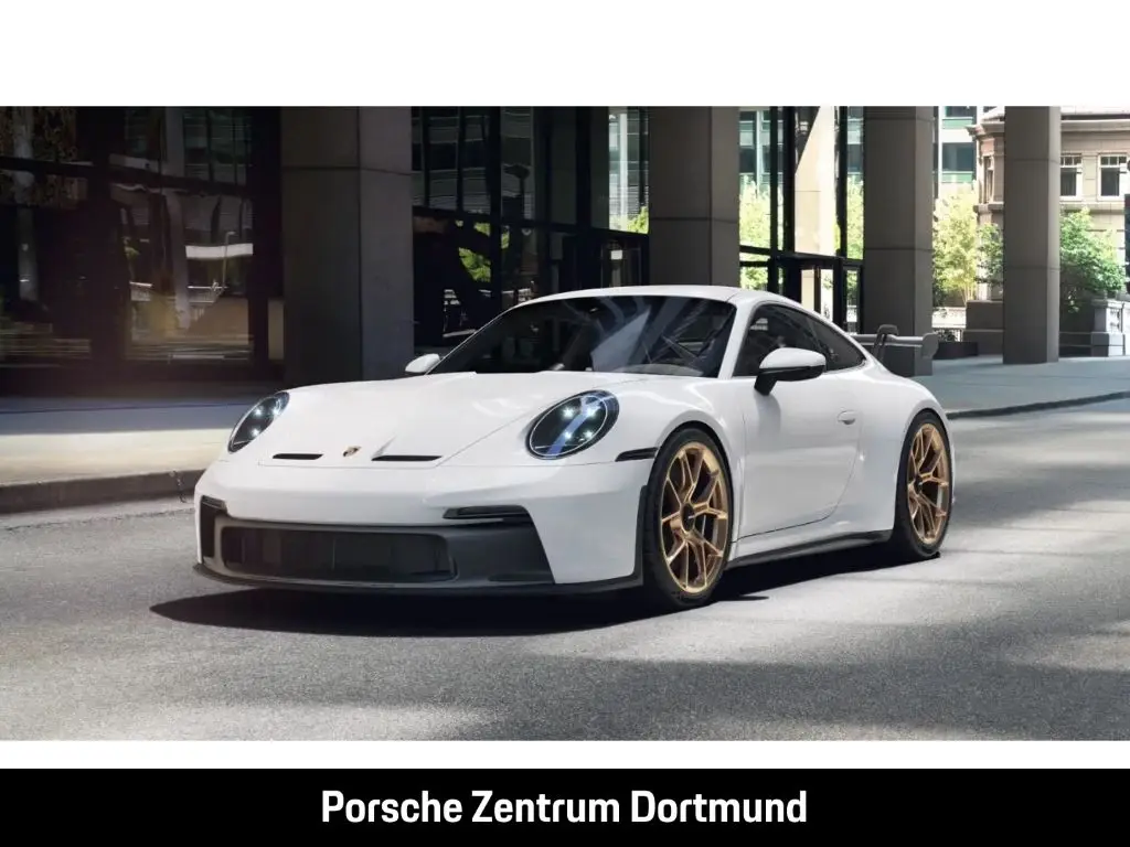 Photo 1 : Porsche 992 2022 Essence