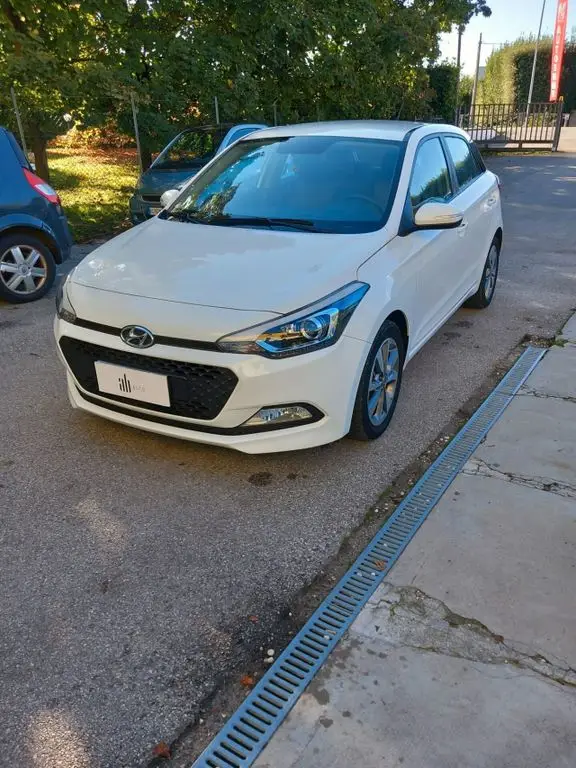 Photo 1 : Hyundai I20 2016 Essence