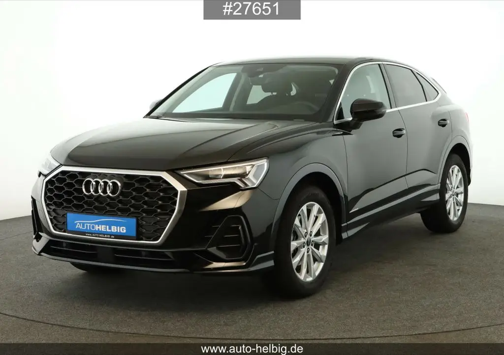 Photo 1 : Audi Q3 2023 Essence