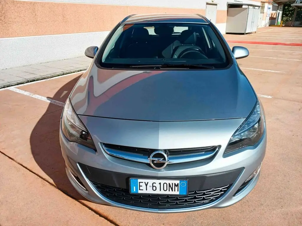 Photo 1 : Opel Astra 2015 Diesel