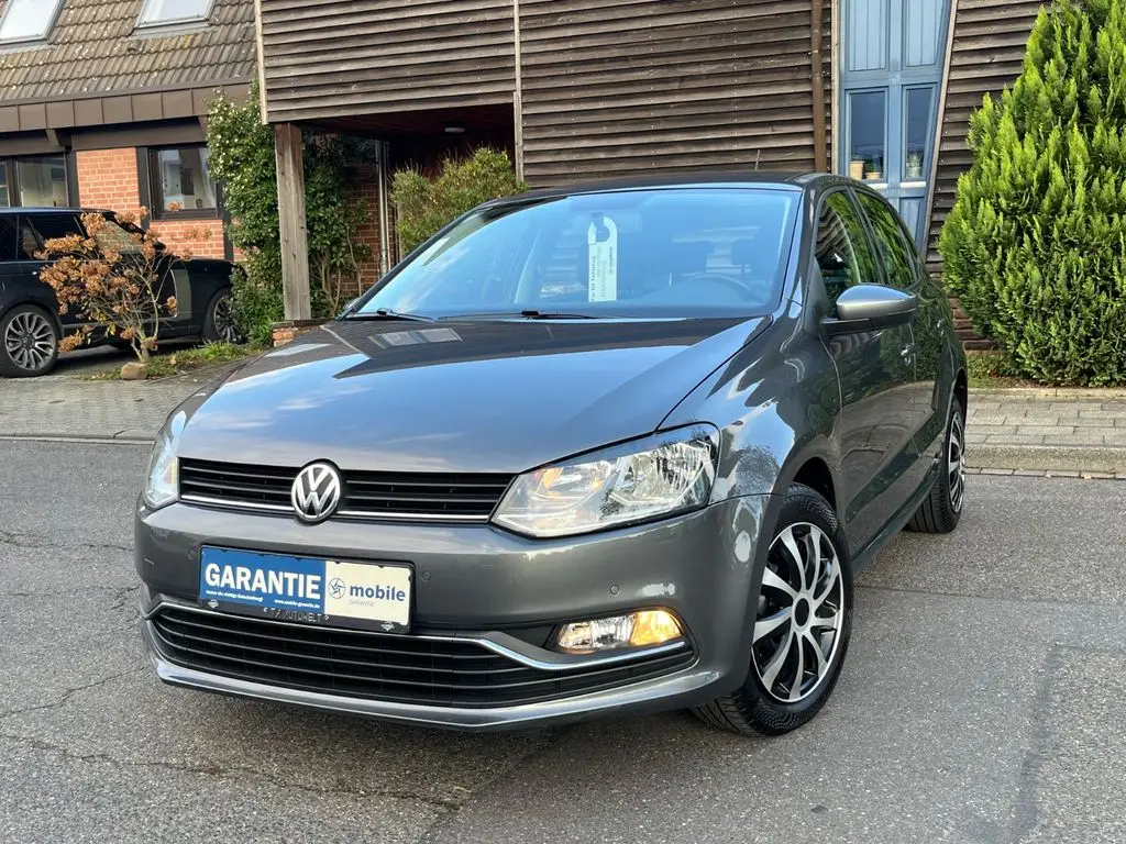 Photo 1 : Volkswagen Polo 2015 Petrol