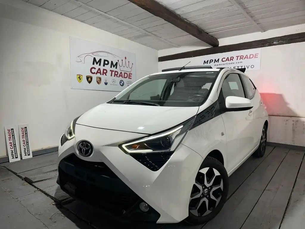 Photo 1 : Toyota Aygo X 2018 Petrol