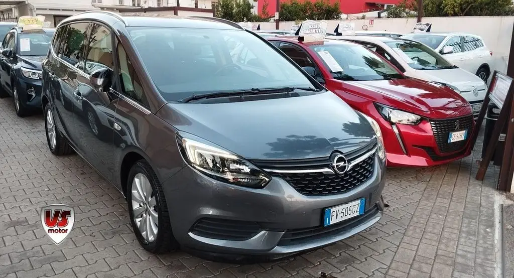 Photo 1 : Opel Zafira 2019 Essence