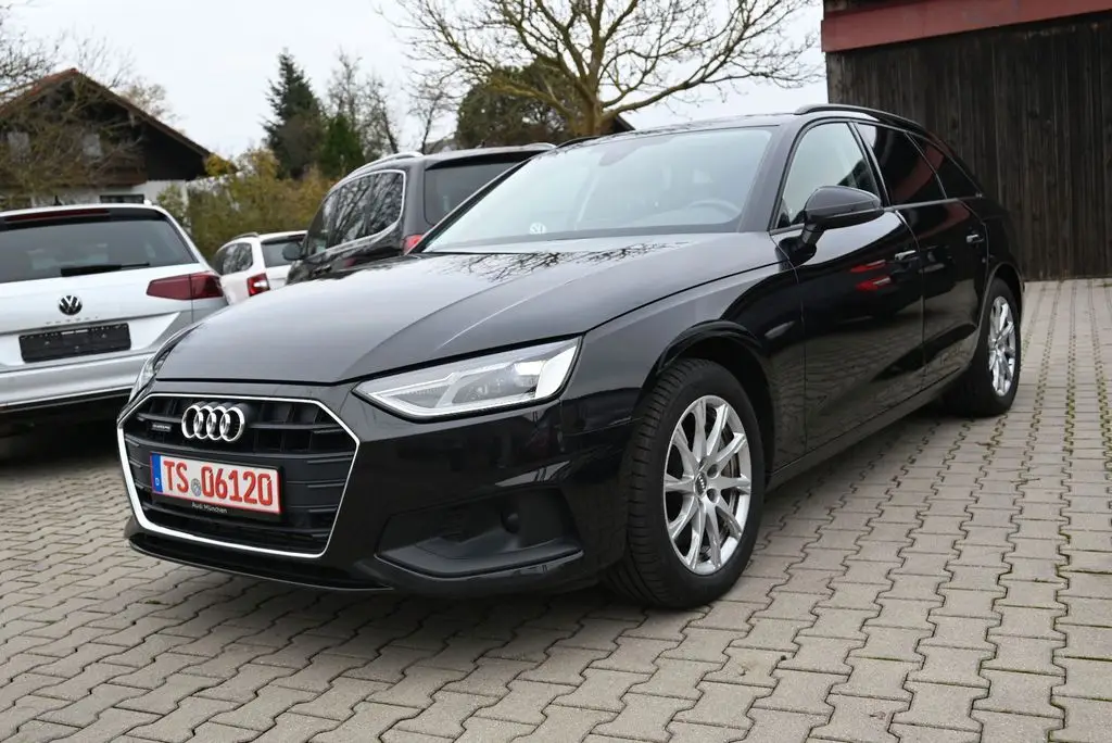 Photo 1 : Audi A4 2020 Diesel