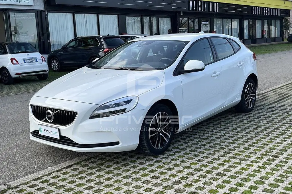 Photo 1 : Volvo V40 2019 Diesel