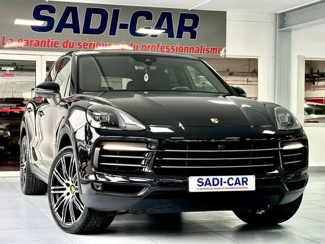 Photo 1 : Porsche Cayenne 2021 Petrol