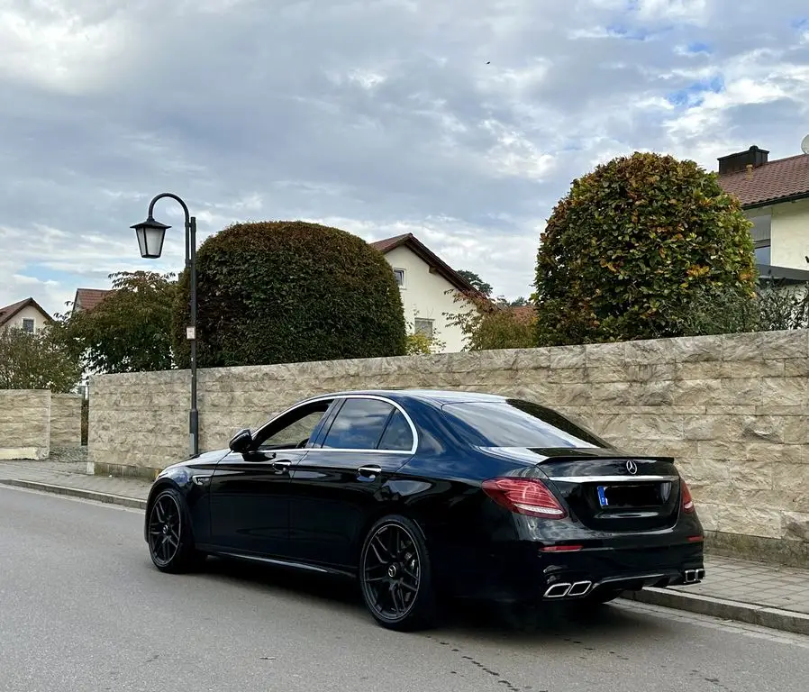 Photo 1 : Mercedes-benz Classe E 2017 Petrol