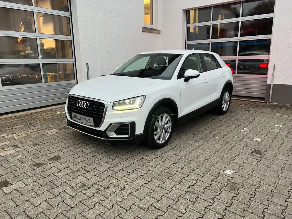 Photo 1 : Audi Q2 2017 Diesel