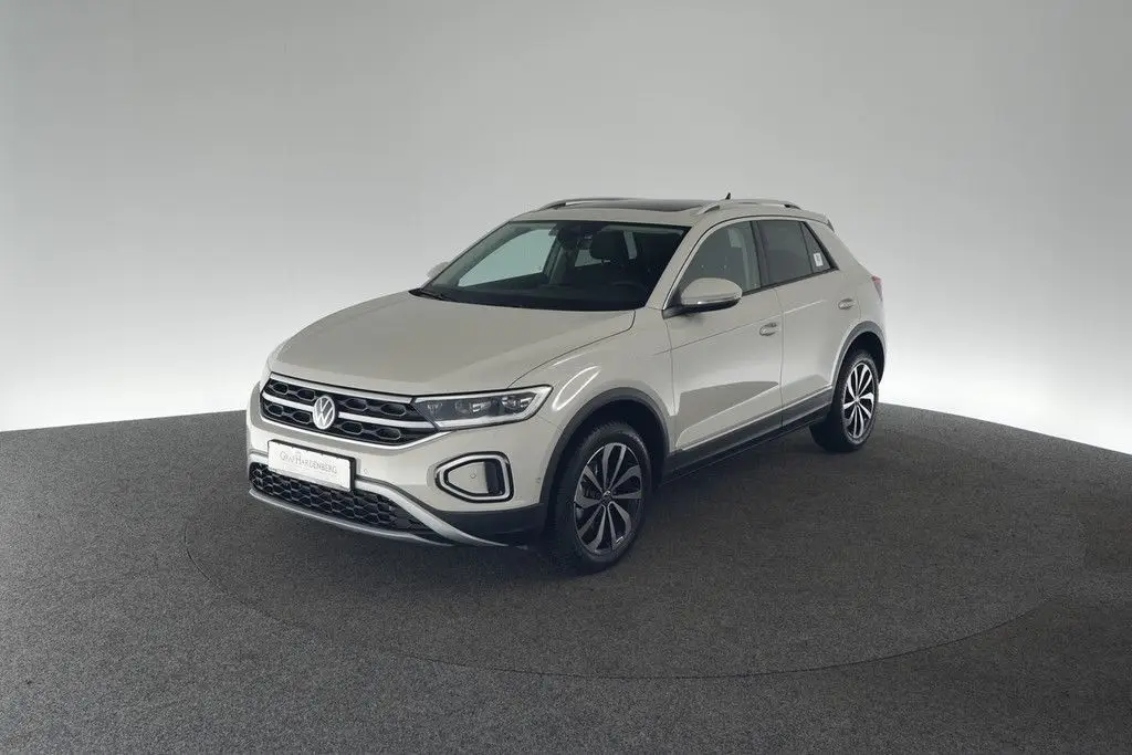 Photo 1 : Volkswagen T-roc 2024 Essence