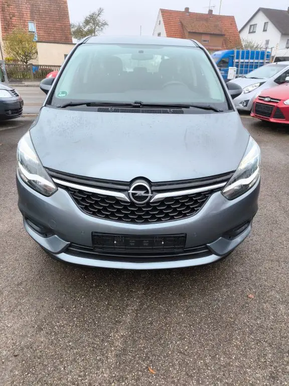 Photo 1 : Opel Zafira 2017 Diesel