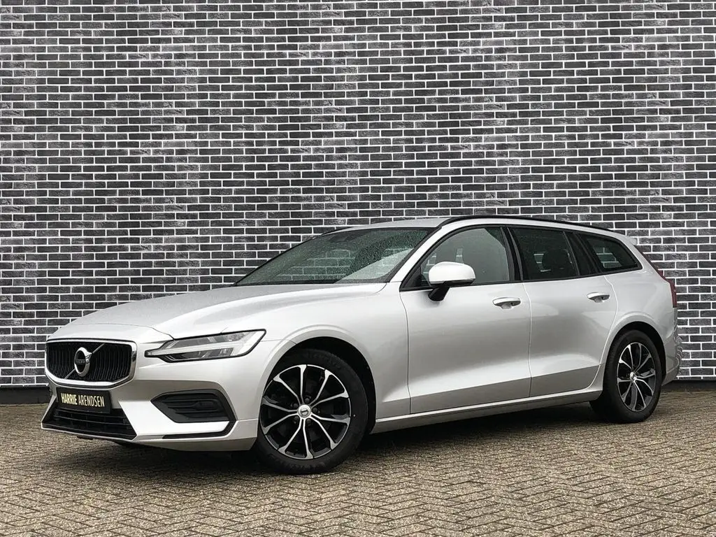 Photo 1 : Volvo V60 2021 Essence