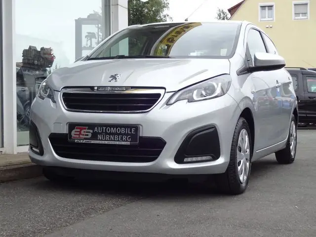 Photo 1 : Peugeot 108 2015 Essence