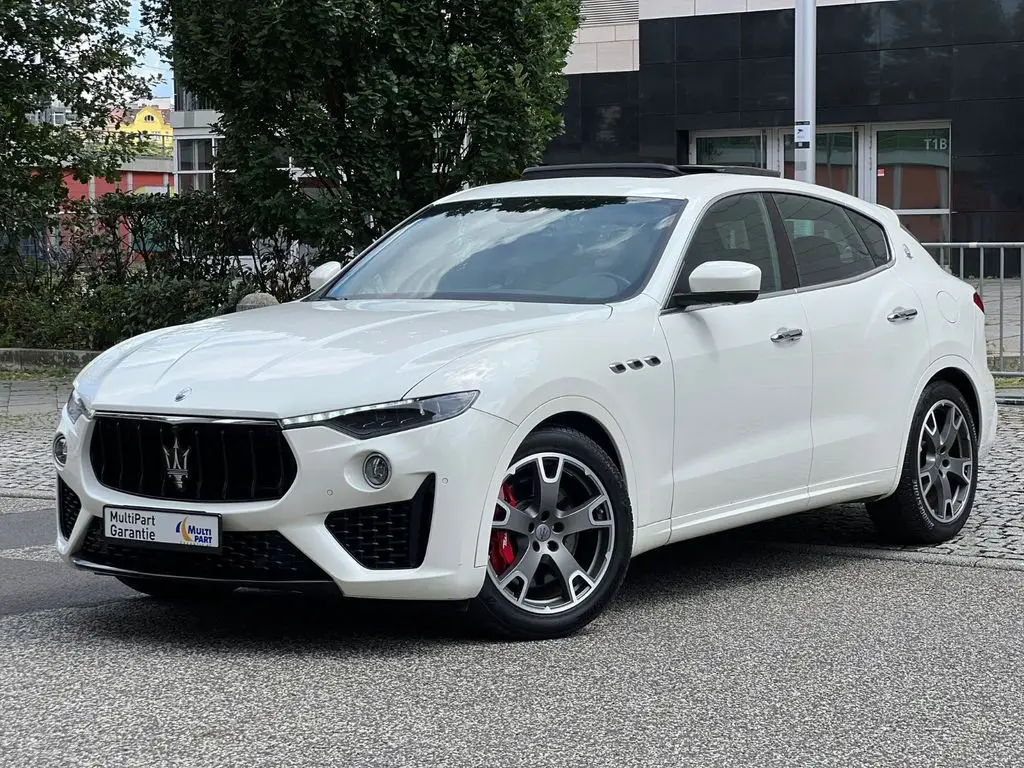 Photo 1 : Maserati Levante 2019 Essence