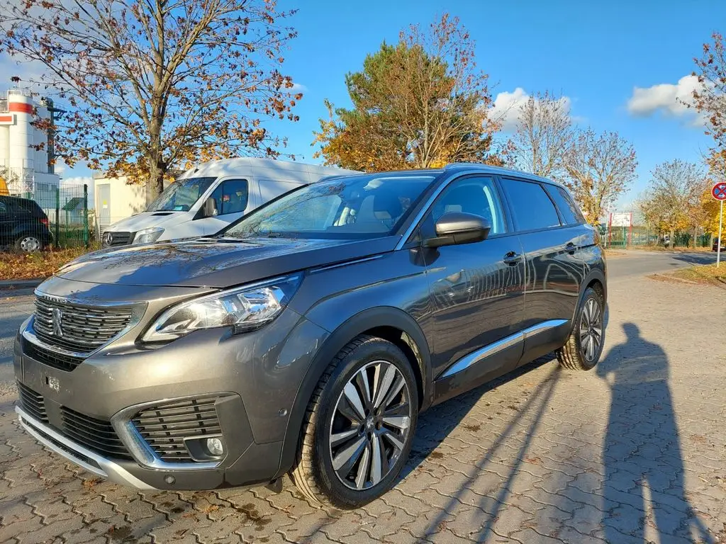 Photo 1 : Peugeot 5008 2019 Diesel