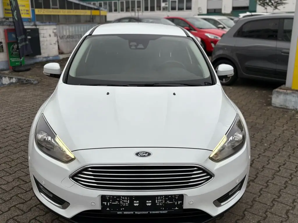 Photo 1 : Ford Focus 2017 Petrol