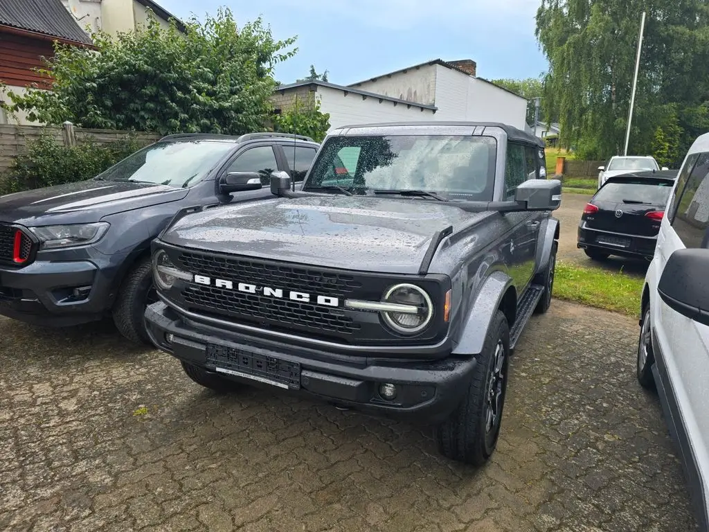 Photo 1 : Ford Bronco 2022 Petrol