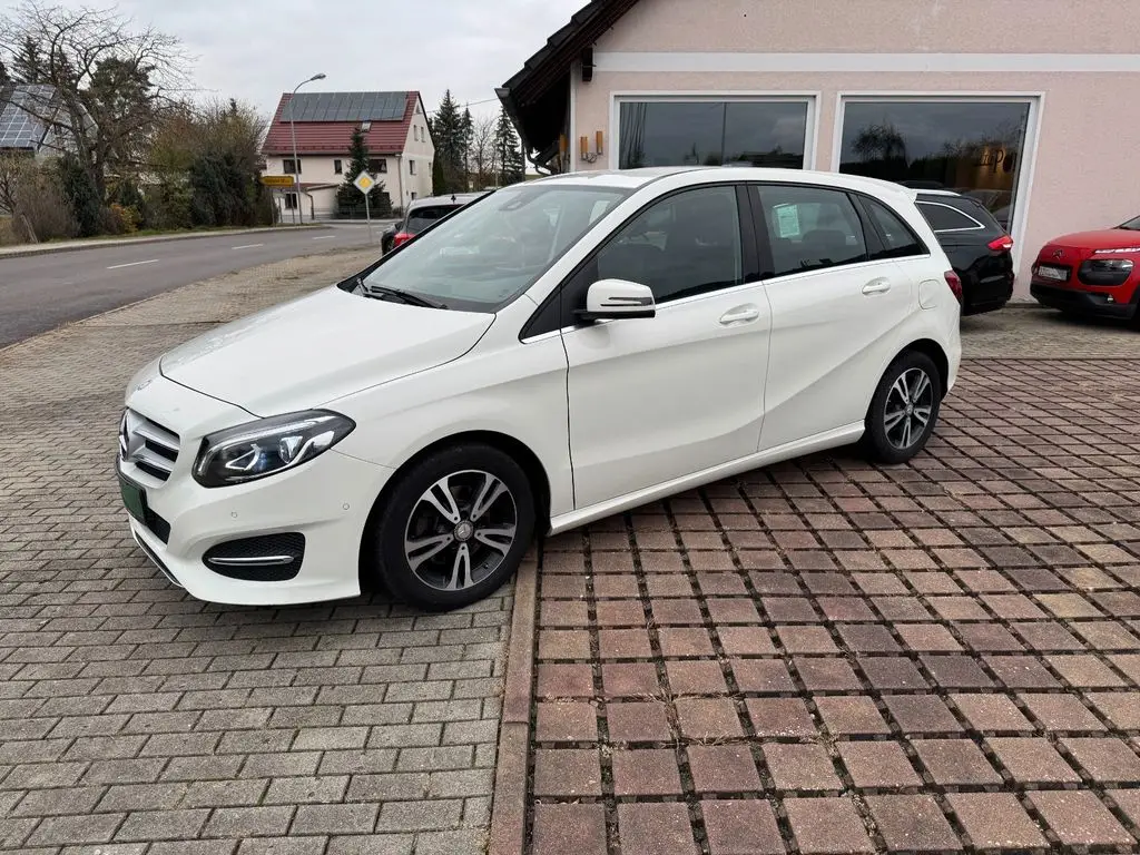 Photo 1 : Mercedes-benz Classe B 2017 Petrol