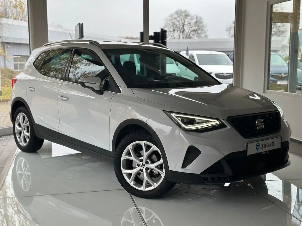 Photo 1 : Seat Arona 2023 Petrol