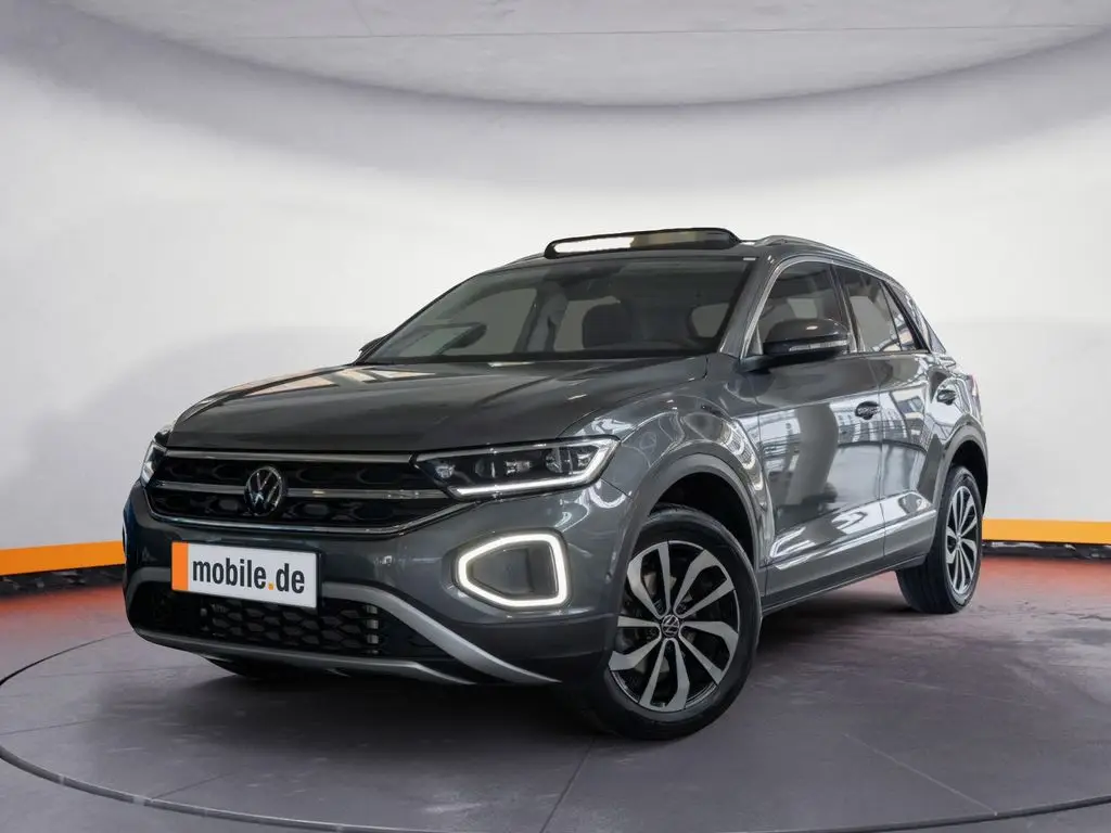 Photo 1 : Volkswagen T-roc 2023 Essence