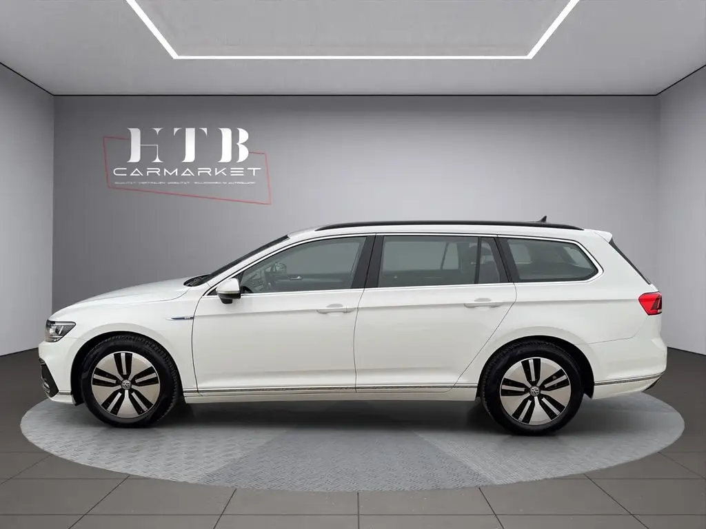 Photo 1 : Volkswagen Passat 2020 Hybrid