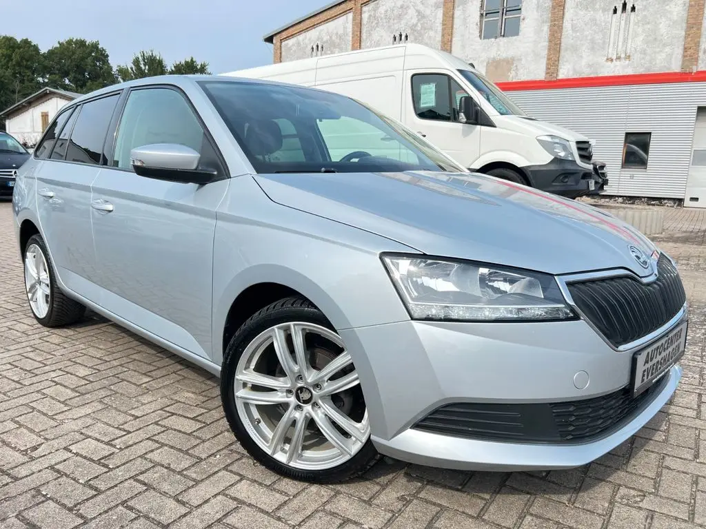 Photo 1 : Skoda Fabia 2020 Essence