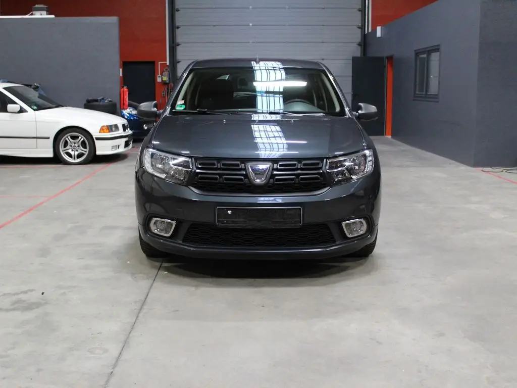 Photo 1 : Dacia Sandero 2020 Petrol