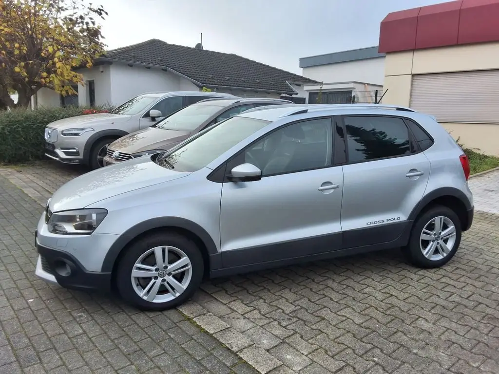 Photo 1 : Volkswagen Polo 2015 Petrol