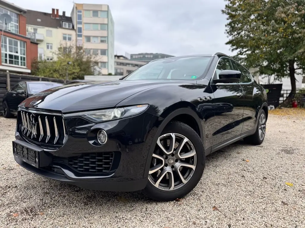 Photo 1 : Maserati Levante 2016 Essence