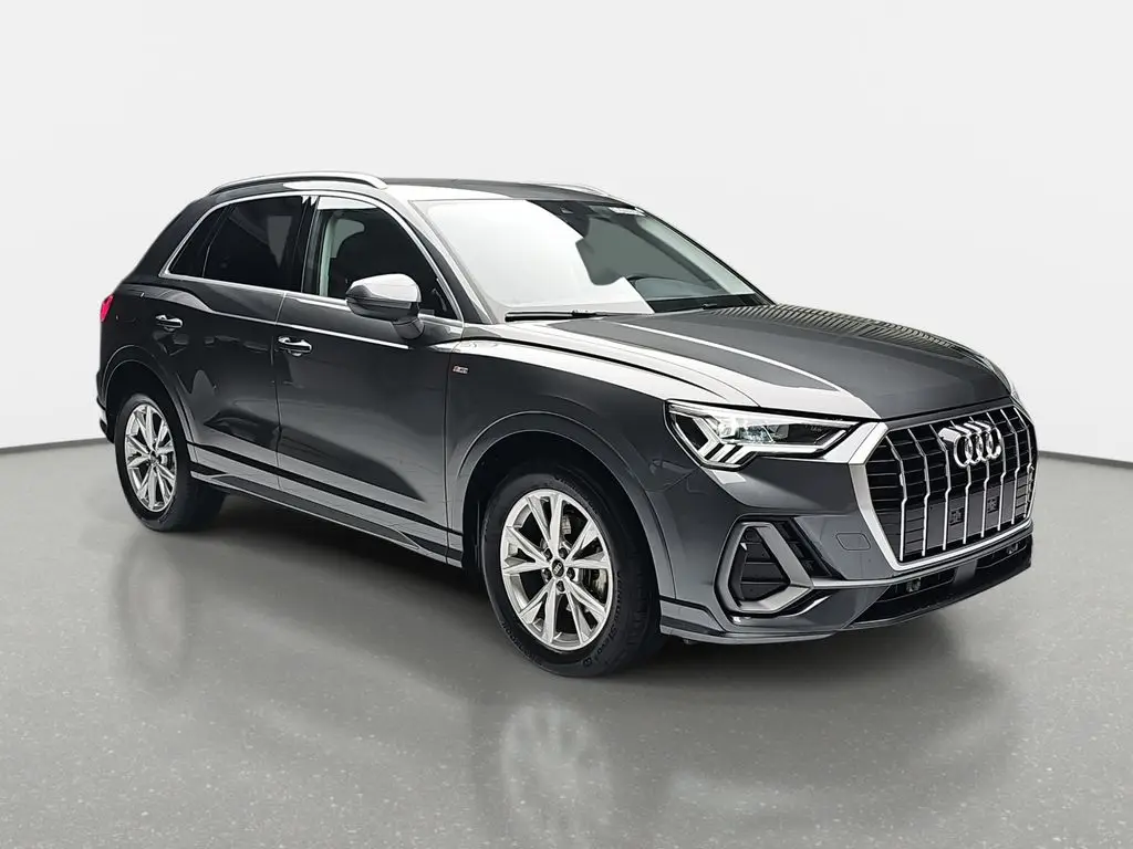 Photo 1 : Audi Q3 2024 Essence